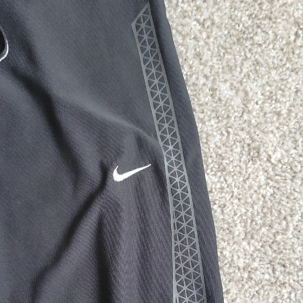 Nike Black Performance Joggers - Picture 4 of 9